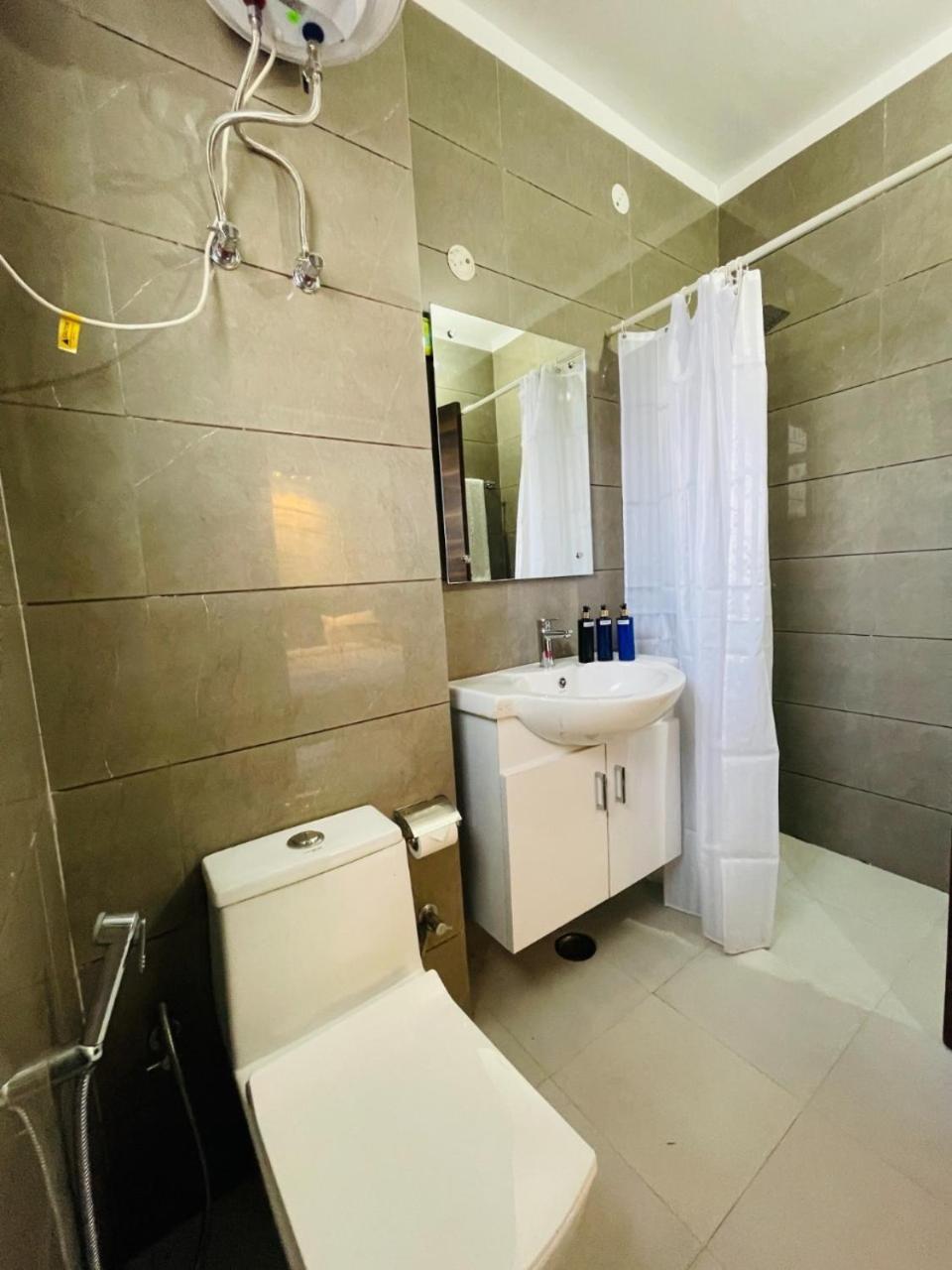 Bedchambers Medicity Serviced Apartments In Gurgaon Exterior foto